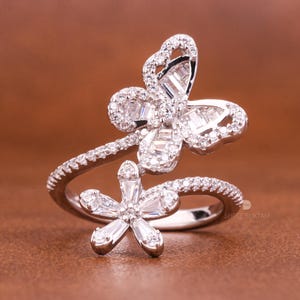 Butterfly Flower Ring: 18Kt Gold & Platinum Lab Diamond Ring