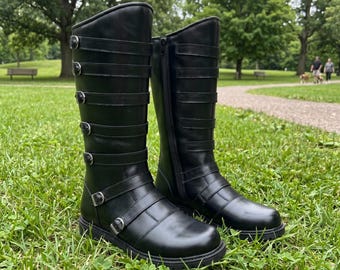 Zwart leren halfhoge laarzen met meerdere gespen, gothic-punk biker-steampunkschoenen