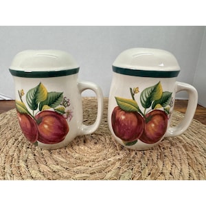 Vintage 1990&#39;s Casual Apple Salt and Pepper Shakers by Cina Pearl