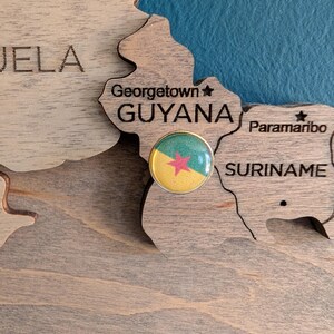 Chincheta de banderas para mapa del mundo de madera Chincheta de mapa de la bandera de la Guayana Francesa Disfruta de la madera - chincheta de mapa faltante