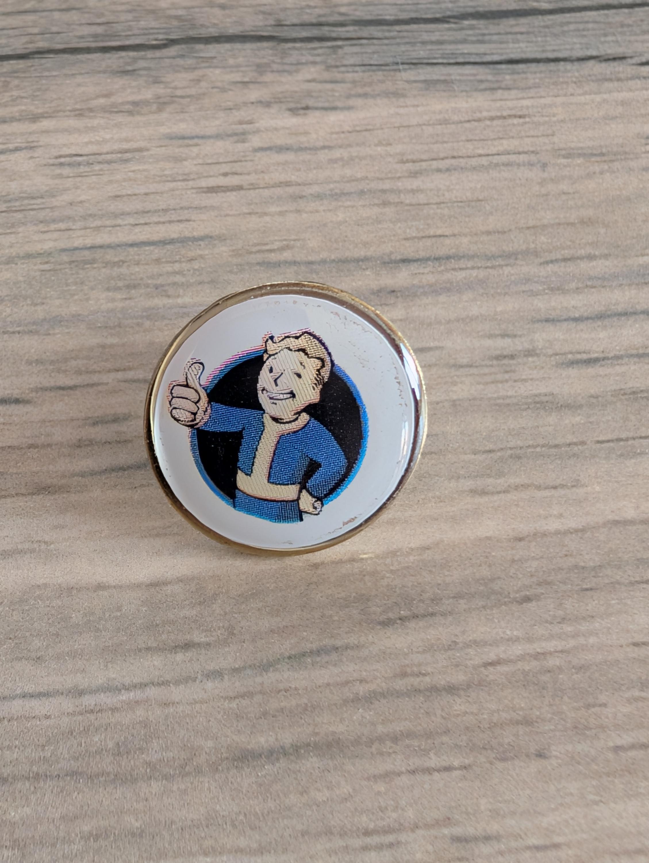 El Frente Y La Entrada De La Tienda Aldi Con Su Distintivo Letrero De Marca Registrada Iluminado - Foto 10