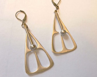 Boucles d'oreilles pendules mod, bronze coulé, pendentif en laiton massif, triangle géométrique, pendentif en or découpé, style vintage