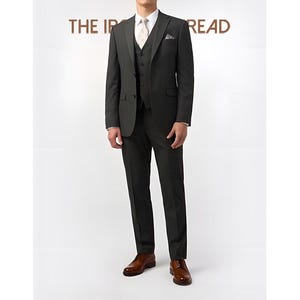 Men&#39;s Slim Fit Charcoal Gray Suit: Wool Blend Three-Piece Wedding Suit