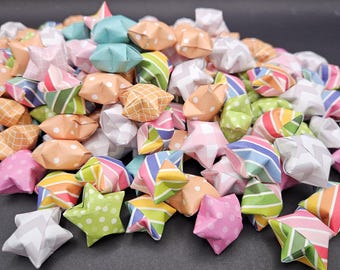Hand-folded Origami Wishing Stars, Inspirational Quotes for Teachers, Colorful Paper Decorations