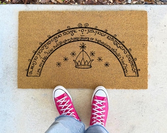 Moria Door Elvish Mat – 16x24" 17x30" 24x36" – Movie Decor Geek Welcome Rug Nerdy Gift Fantasy Coir Doormat Middle Earth Style
