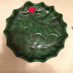 Vintage Christmas Holland Mold 1976 Holly & Berries Plate Dish