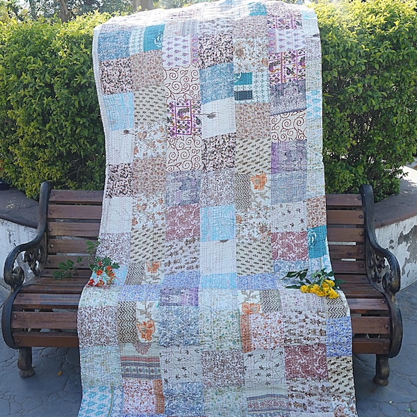 Kantha-quilt met boho-zijden patchwork: handgemaakt boho-beddengoed