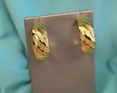 10K Textured Hoop Earrings, Vintage Yellow Gold, 3/4" Diameter, Estate Jewelry, Geometric Diamond Cut