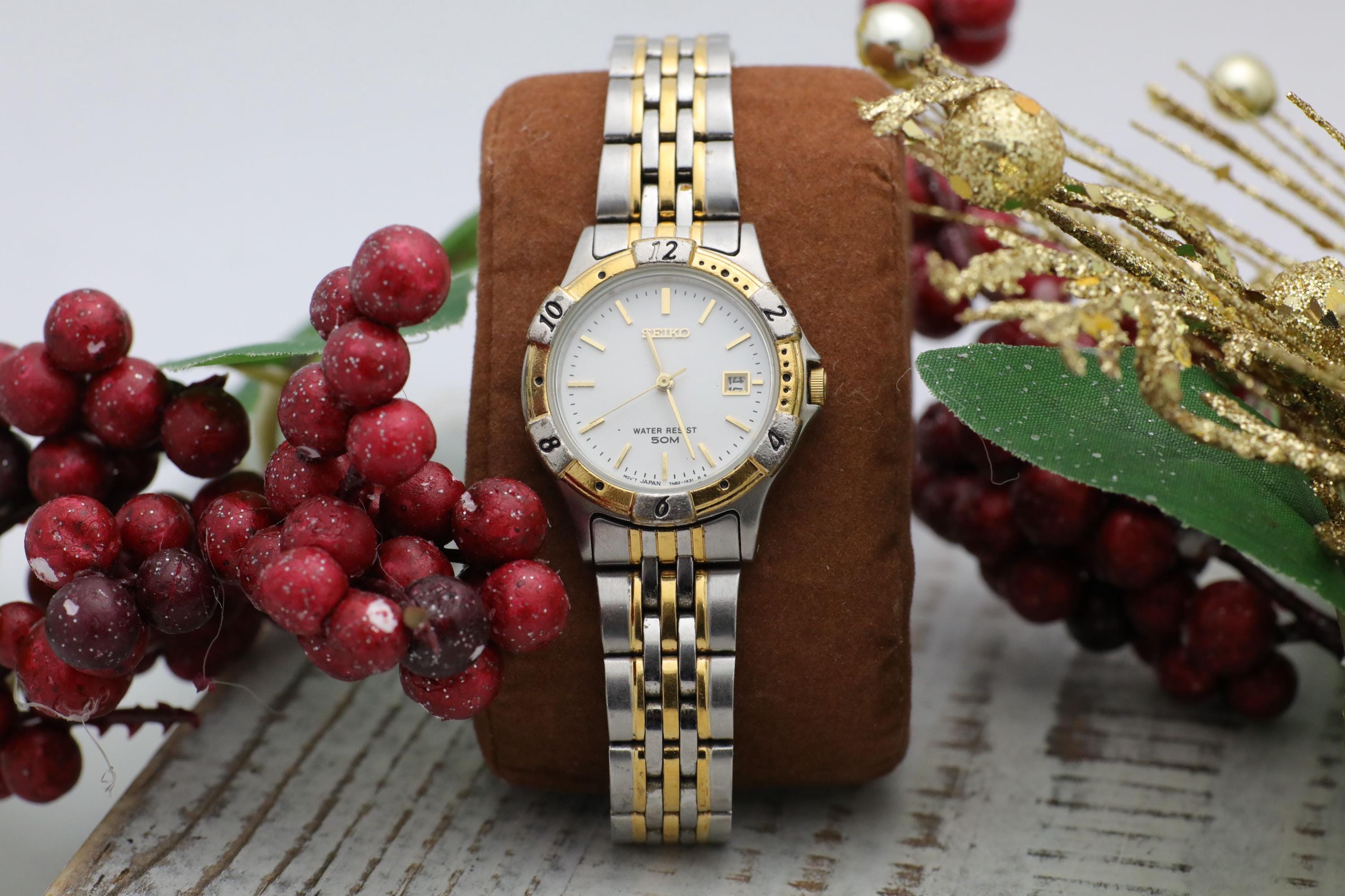 Vintage Two Tone Silver & Gold Seiko Ladies Watch, 7N82-0619  display picture 1