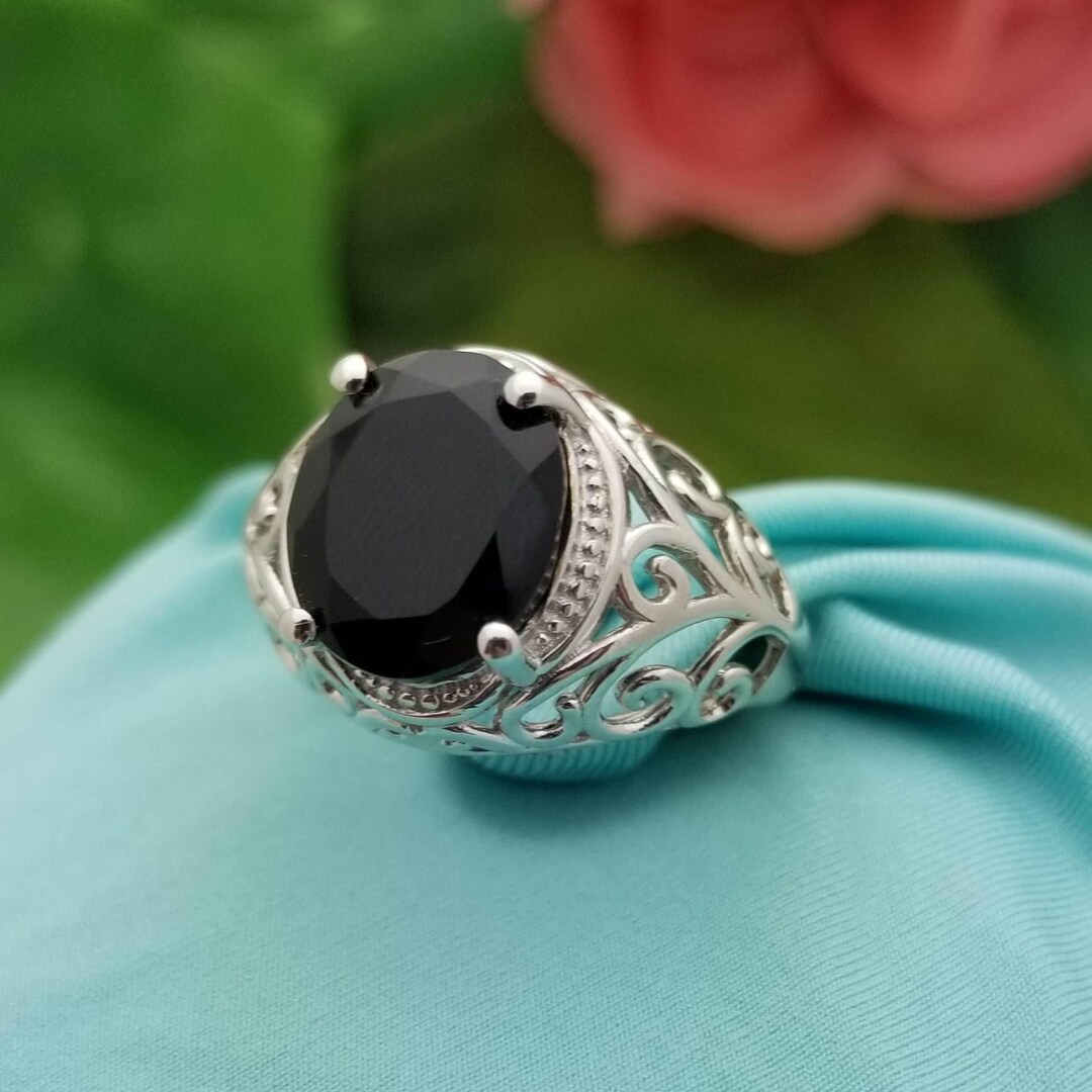 Karis Vintage Silver Oval Black Onyx Filigree Fashion Ring-estate