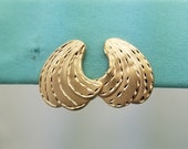 14K Yellow Gold Lightweight Swirl Earrings, Diamond Cut, Retro, 1990