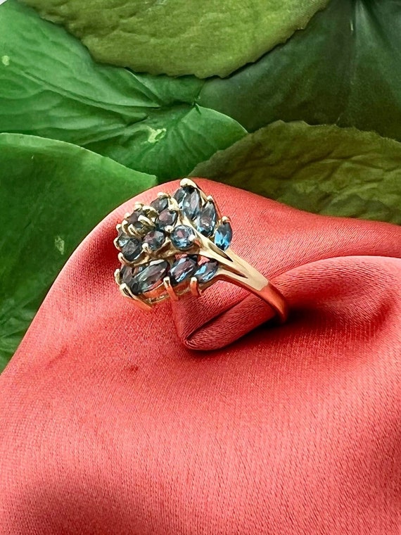 10K London Blue Topaz Floral Cluster Ring-Cocktai… - image 3