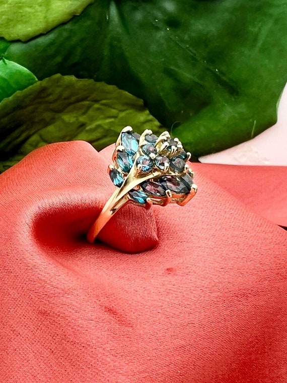 10K London Blue Topaz Floral Cluster Ring-Cocktai… - image 2