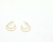 Vintage 1990’s 14K Yellow Gold Delicate Moon Shaped Earrings - .5” in Diameter