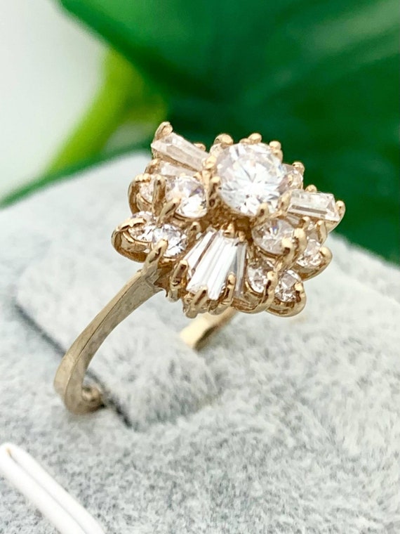 10K Yellow Gold Floral CZ Cluster Cocktail Ring- … - image 3