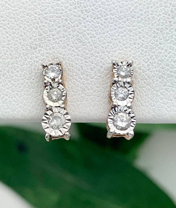 10K Gold Illusion Set Diamond Earrings- Vintage, … - image 1