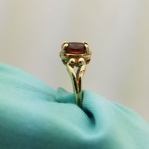 Vintage 10K Gold 3-Stone Crimson Red Garnet Ring-… - image 5