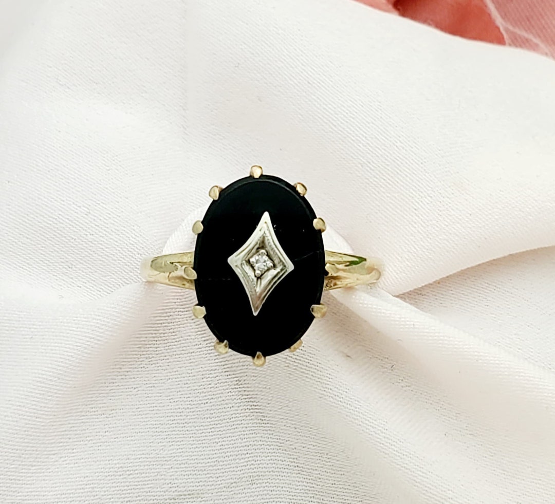 Ever Blossom Brooch, Yellow Gold, Onyx & Diamonds - Jewelry - Categories