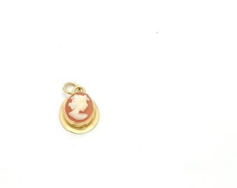 Vintage 1960’s 18K Yellow Gold Orange Shell Cameo Pendant-Dainty