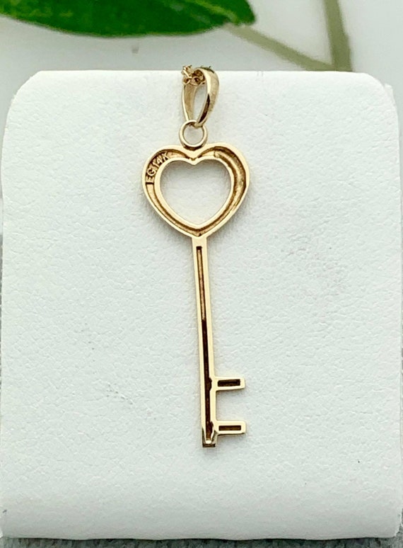 14K Heart Key with Detail Heart Charm- Vintage, E… - image 5