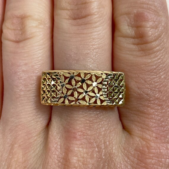 18K Yellow Gold Ring, Floral and Geometric Design… - image 10