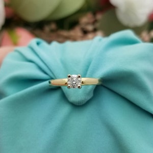 10K Solitaire Diamond Engagement Ring-Yellow Gold-Earth Mined-1/4 CT-Vintage