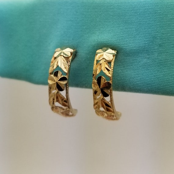 10K Gold Floral Leaf Half Hoop Huggie Earrings, D… - image 1