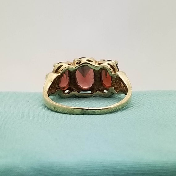 Vintage 10K Gold 3-Stone Crimson Red Garnet Ring-… - image 7