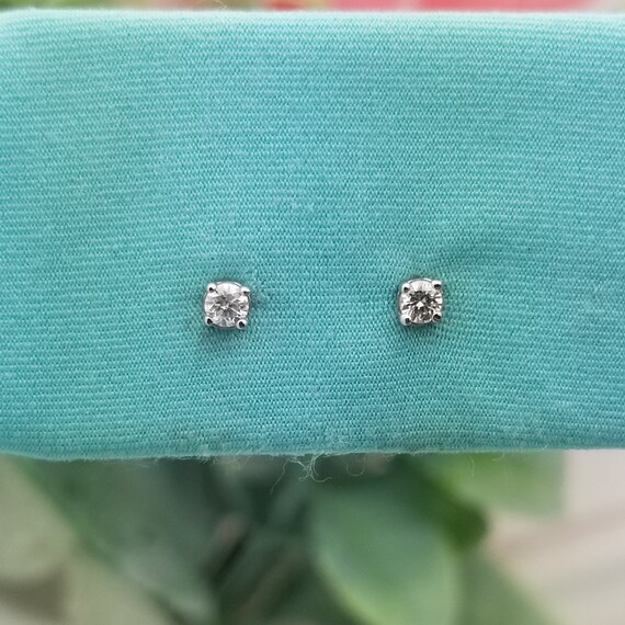 14K White Gold Diamond Stud Earrings, .14CTW, Vin… - image 1
