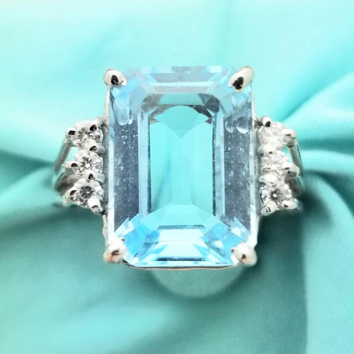 18K Aquamarine Diamond Ring white Gold large natural emerald Cut 4 Ct 18K Aquamarine Diamond Ring white Gold large natural emerald Cut 4 Ct