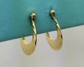 Vintage 14K Gold Classic Ripple Hoop Earrings-Estate-9/16'' Length-1.5mm Thick