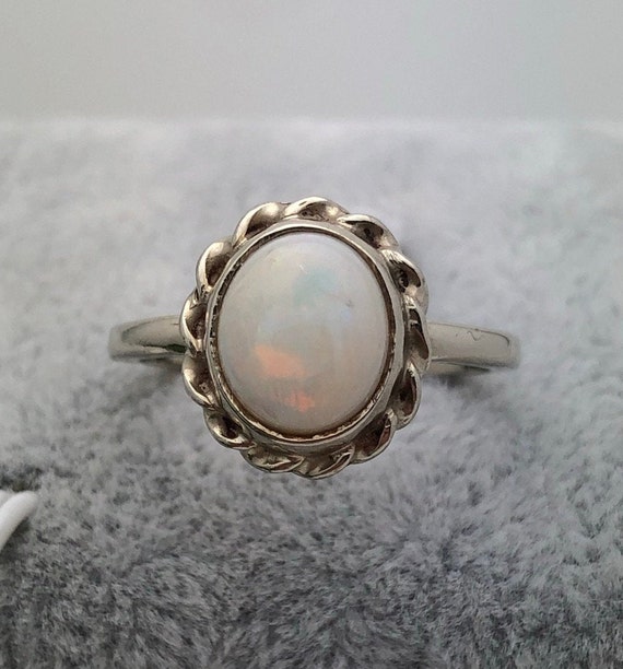 10K Gold Australian Opal Ring, Estate Ring,2.5ct W