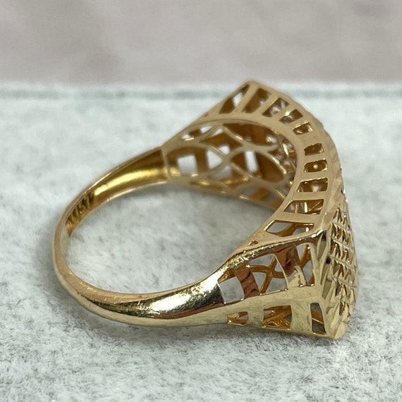 18K Yellow Gold Ring, Floral and Geometric Design… - image 5