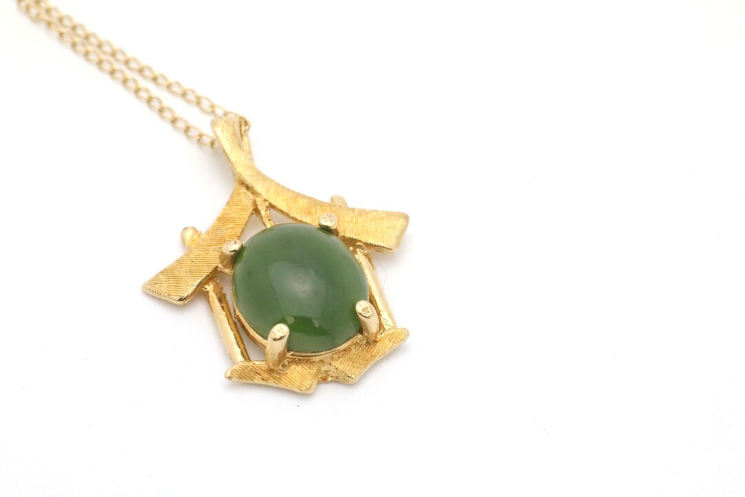 Agathe creation JCA1905- Collier Pendentif en Jade sculptée (Joyeux en