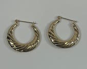 Vintage 14K Yellow Gold Ribbed Hoop Earrings-1” Diameter-Snap Closure