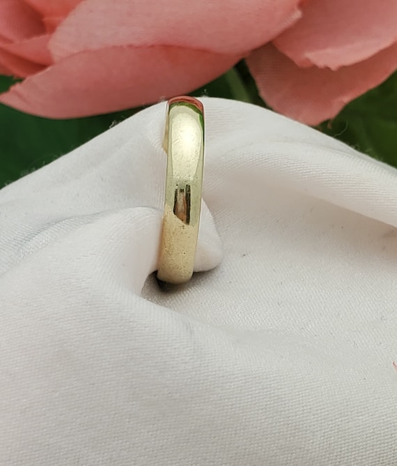 14K Yellow Gold Benchmark Traditional Wedding BandUn… Gem