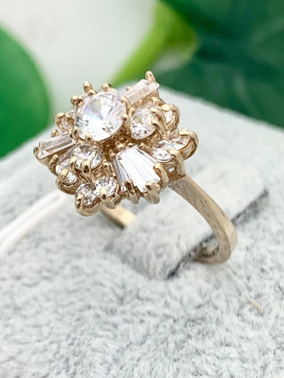 10K Yellow Gold Floral CZ Cluster Cocktail Ring- … - image 4