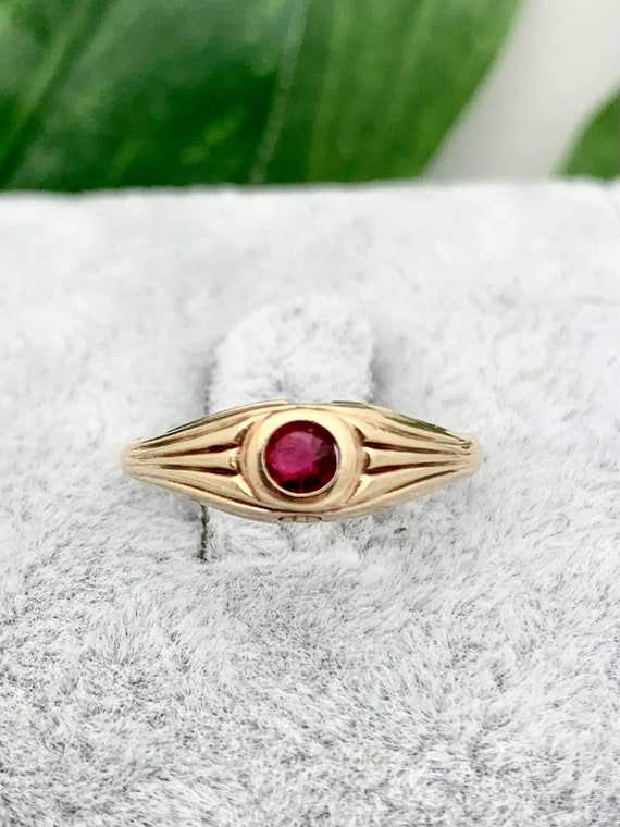 10K Victorian Ruby Child Ring,Estate Jewelry,Vinta