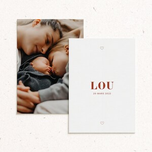 Modèle «Cœur» – Faire-part naissance minimaliste – Large photo et prénom en gros – Coeurs délicats