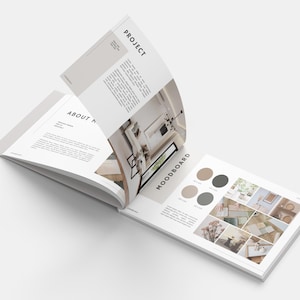 Op de afbeelding: Een open tijdschrift met pagina's met tekst en afbeeldingen. De bovenste pagina leest "PROJECT" en de onderste pagina "MOODBOARD". Het tijdschrift heeft een neutraal kleurenpalet met afbeeldingen van interieurontwerp.