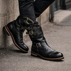 Botas de ingeniero de cuero negro para hombre – Botas de motorista hechas a mano con correas de hebilla – Estilo motociclista vintage – Tallas personalizadas disponibles
