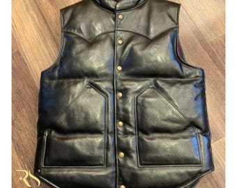 Rogue Studs Men’s Black Genuine Leather Puffer Vest – Western Style Snap Button Sleeveless Jacket, Winter Leather Quilted Vest for Mens