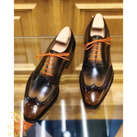 Solrano Men\'s Two-Tone Wingtip Oxfords in Tan and Black - Classic Lace-Up Amazon.com | Bolano Lawson, Wingtip Oxford Dress Shoes for  main image 3