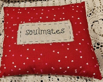 Soulmates Primitive Stitchery Valentine Pillow, Farmhouse Decor, Cottage Decor, Valentine's Day Decor, Valentine's Gift, Gift for Him or Her