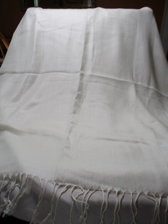 A 1990's 100% Pashmina, PASHMINA White Fringed Sha