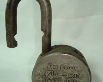 Vintage Antique Large and Heavy AMERICAN LOCK COMPANY Series 700 Padlock.