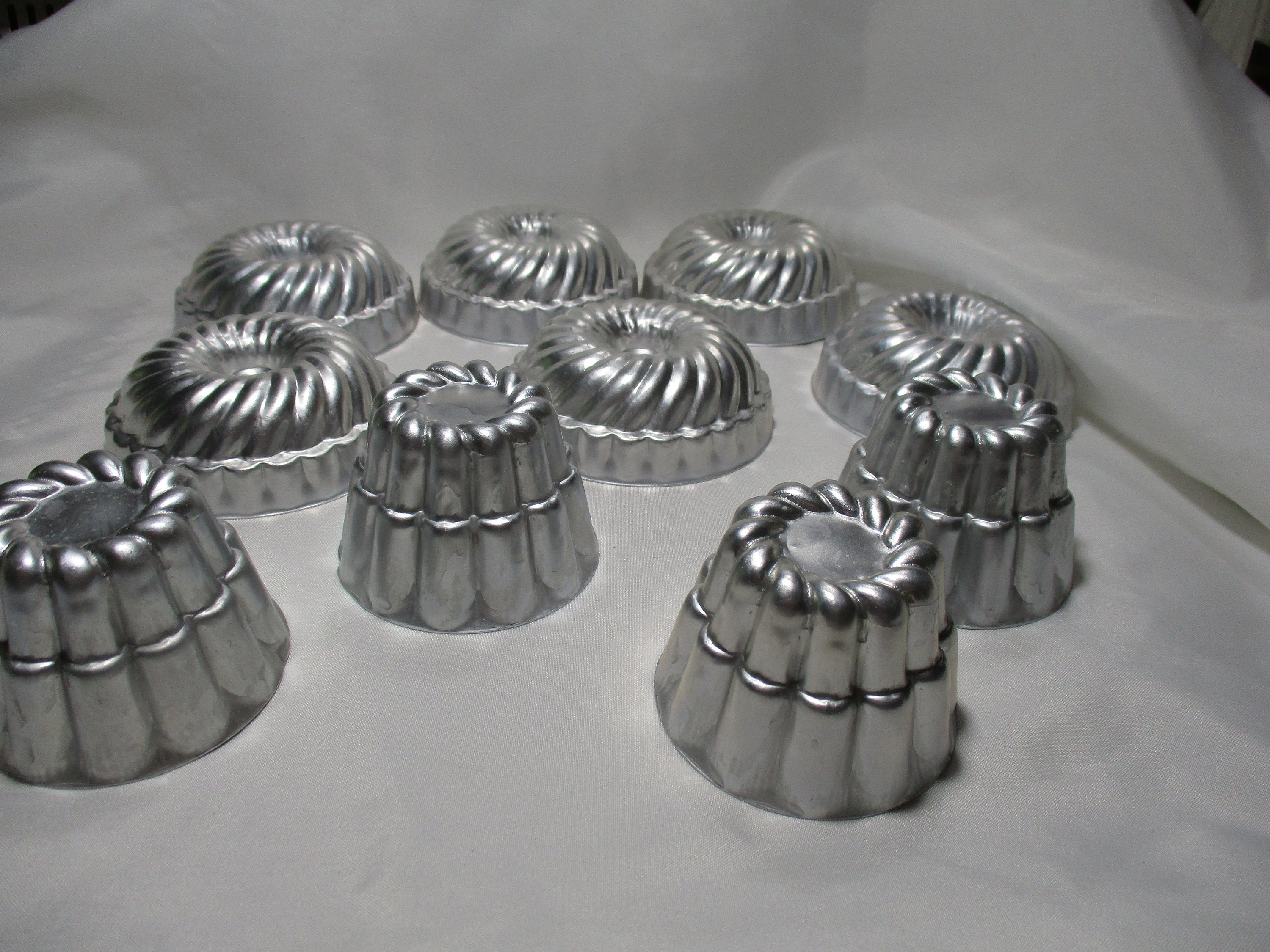 Ten Miniture Gelatin/Cake Molds in Two Differnt Styles. Etsy