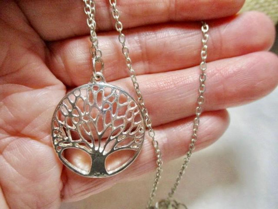 A 925 Silver Round, TREE OF LIFE Pendant on a Silver Tone Chain. - Etsy