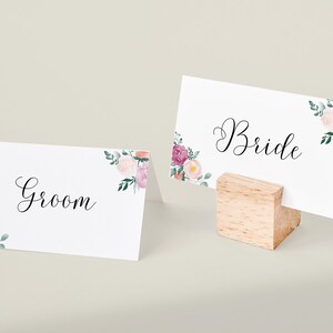 Plantilla de tarjeta de lugar con diseño floral de acuarela, fuente elegante, diseño plano y plegado, para bodas, eventos y ocasiones especiales, editable / WF0225