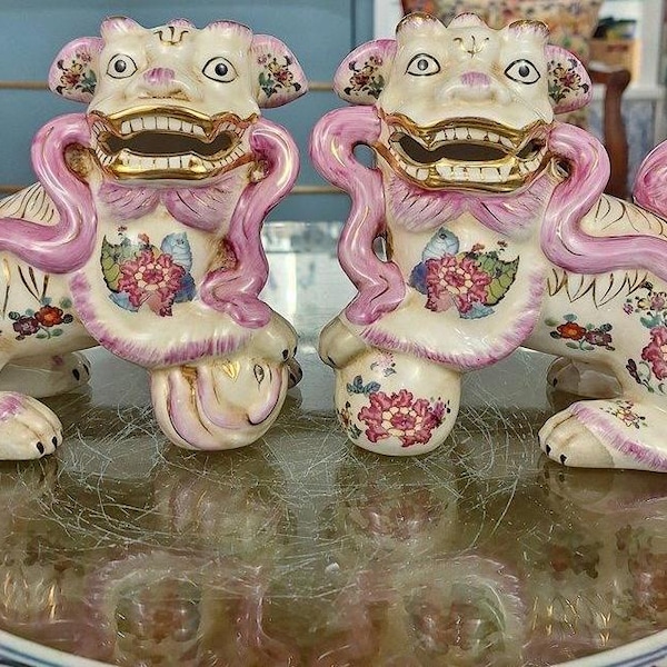 PINK TOBACCO LEAF PATTERN LUCKY FOO DOGS SET OF 2